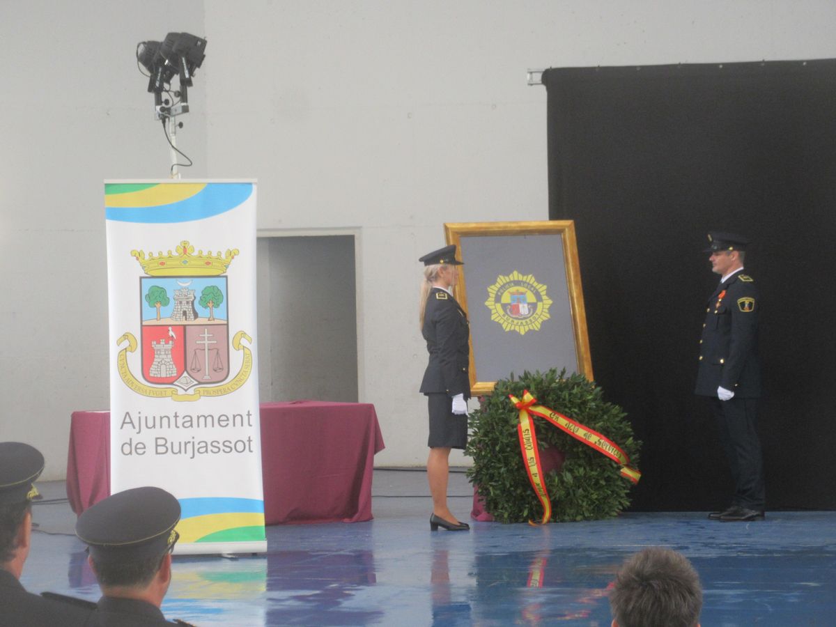 Homenaje a los policías que dieron la vida en acto de servicio en Burjassot