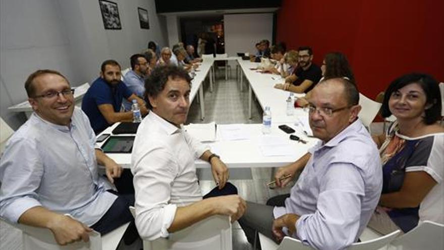 Los socialistas de Castellón defienden el ‘no’ a Rajoy o una consulta a los militantes