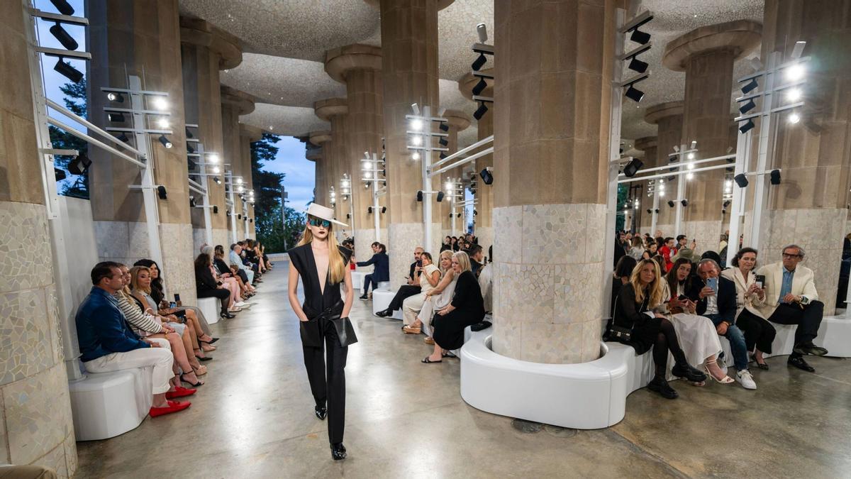 Louis Vuitton presenta en el Park Güell su colección Crucero 2025