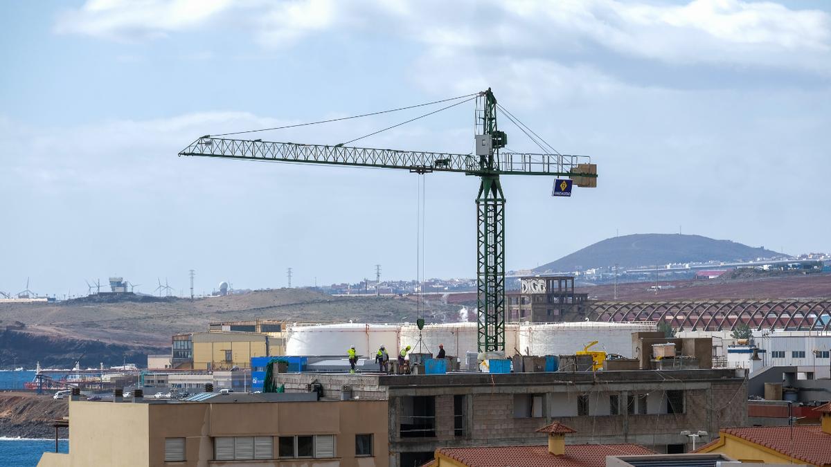 Obras de construcción de un edificio de viviendas en Gran Canaria.