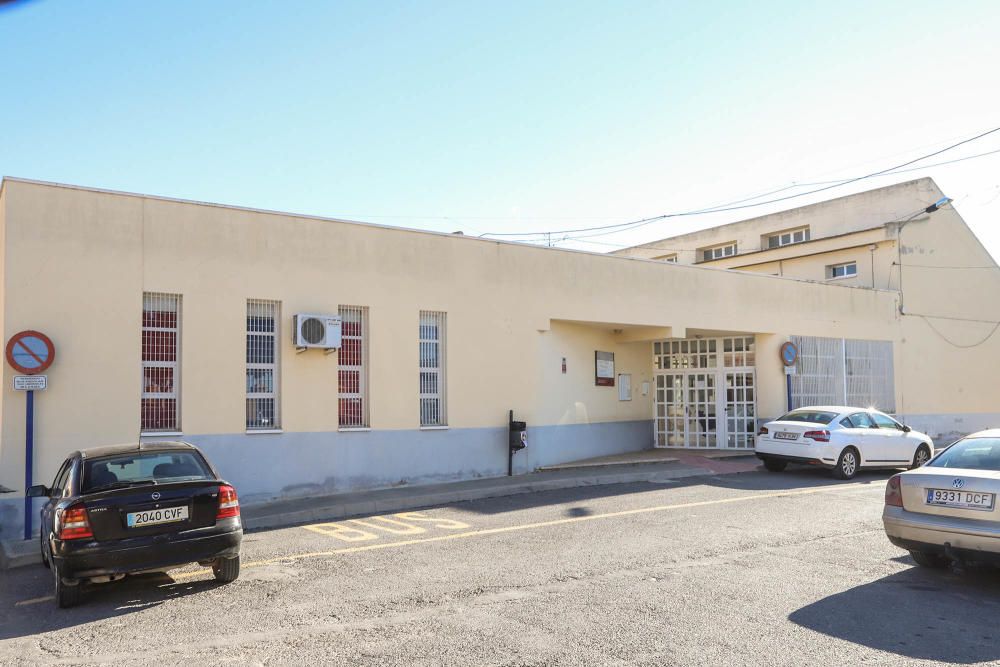 Colegio Azahar perteneciente a La Matanza, en la Vega Baja.