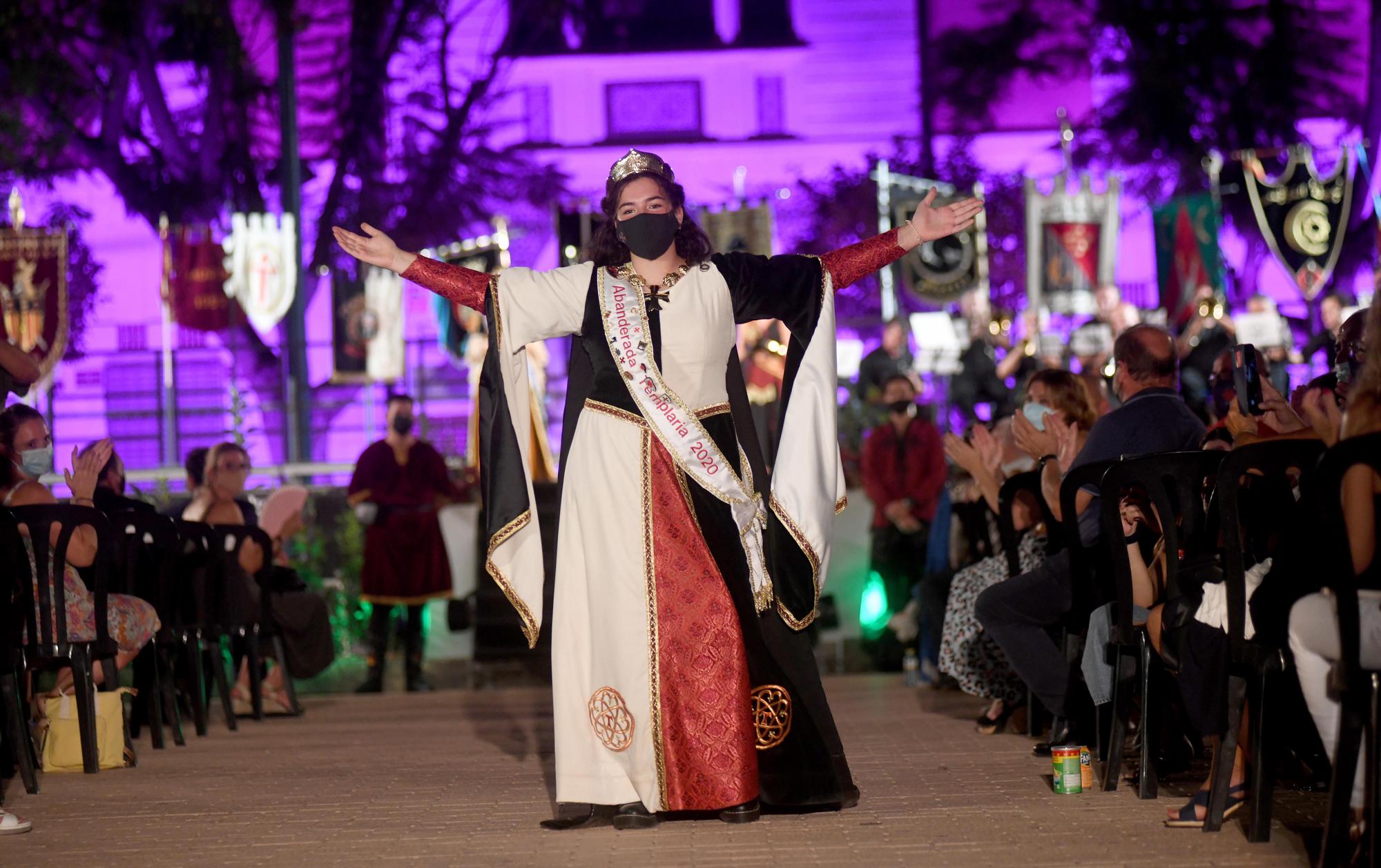 Moros y Cristianos presume de las abanderadas infantiles y mayores