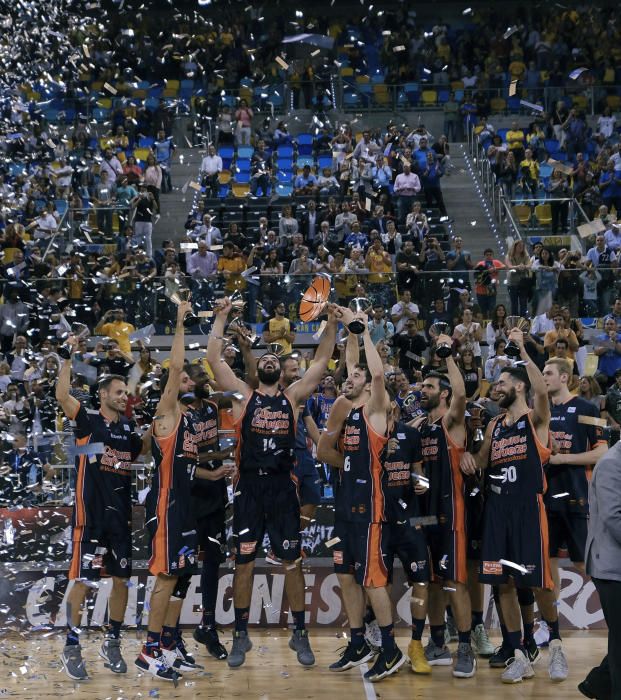 Las mejores imágenes de la victoria del Valencia Basket en la Supercopa