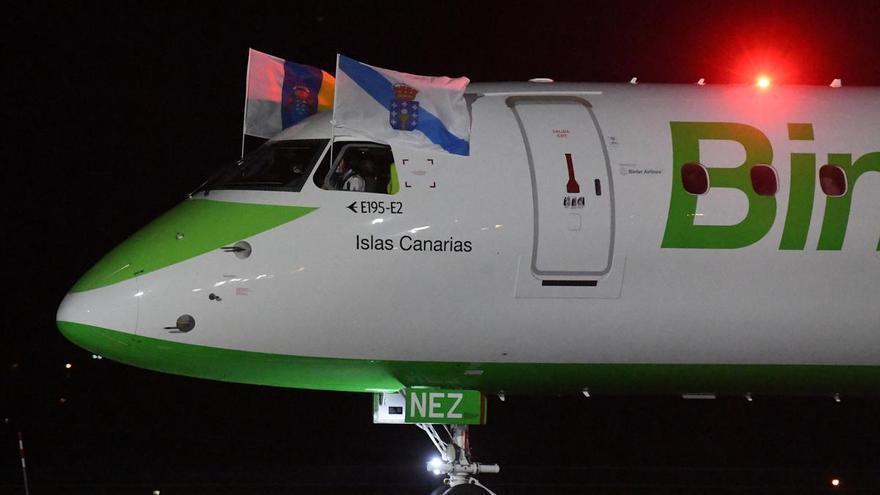 Día histórico en Peinador: Binter activa los vuelos diarios a Canarias