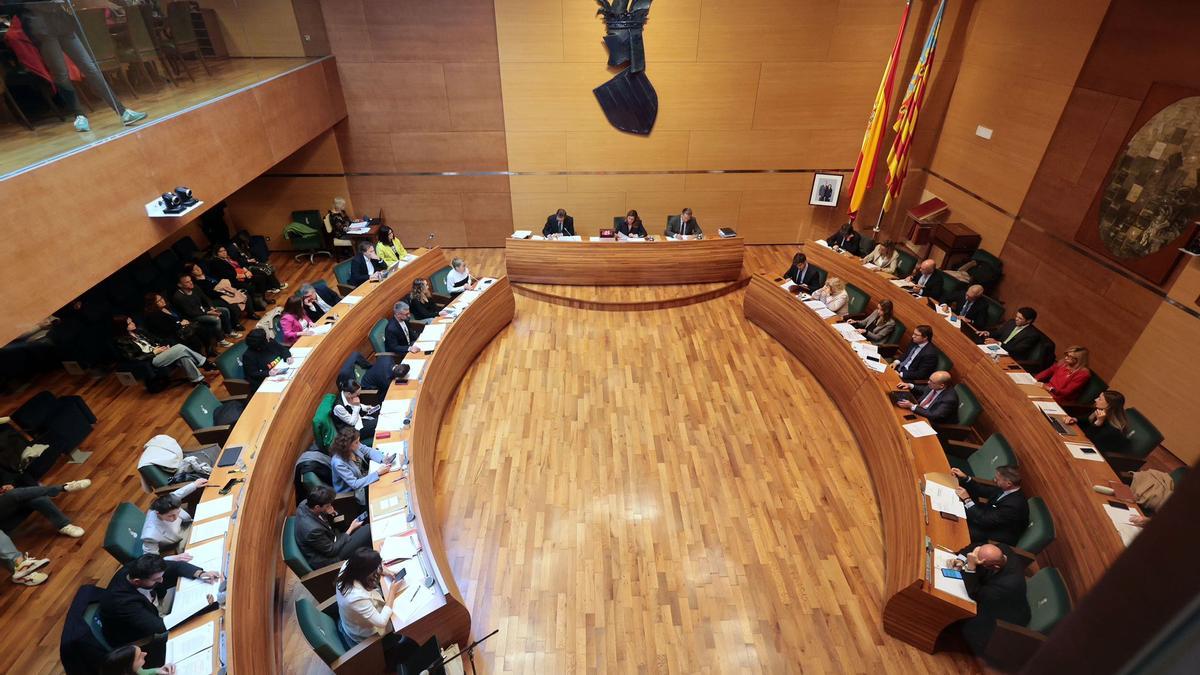 Vista panorámica del hemiciclo del ayuntamiento de València.