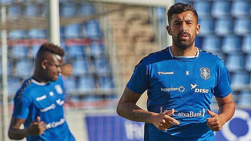 Alberto, en un entrenamiento de esta temporada en el Heliodoro. | CD TENERIFE