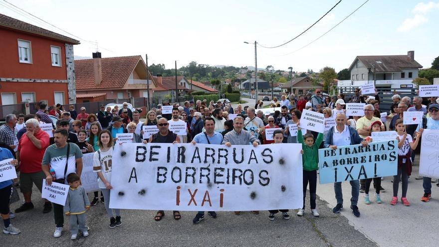 Protesta vecinal en Borreiros para exigir aceras para "salvar vidas".