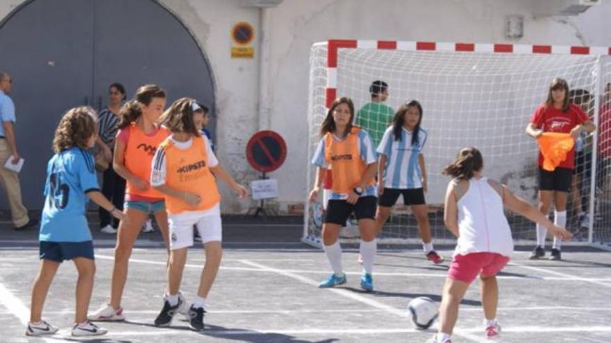 Los niños disfrutan con el Día del Deporte en la Calle de Calasparra