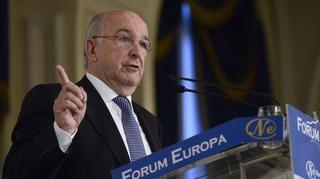 Almunia: "No estamos fuera de riesgo de sufrir una tercera recesión en Europa"