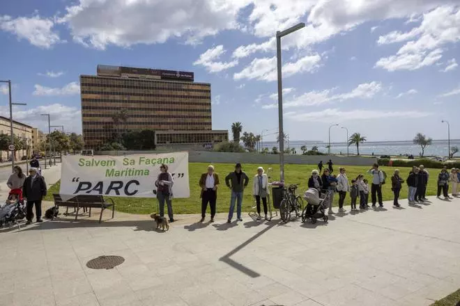 Más de 200 personas forman una cadena humana contra el macroproyecto de GESA al grito de “¡Parque sí, cemento no!”