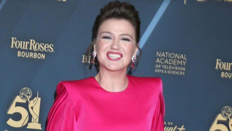 Kelly Clarkson, feliz de haber terminado su programa para evitar tener más reuniones con RRHH