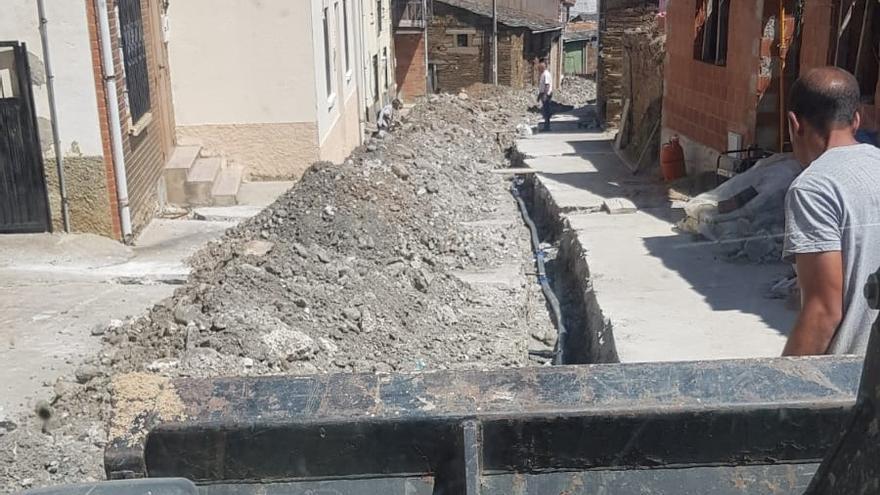 Obras de abastecimiento en Valer de Aliste