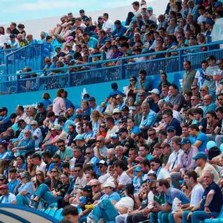La afición del Atlético Baleares se vuelca con su equipo para la ida del playoff en Jaén