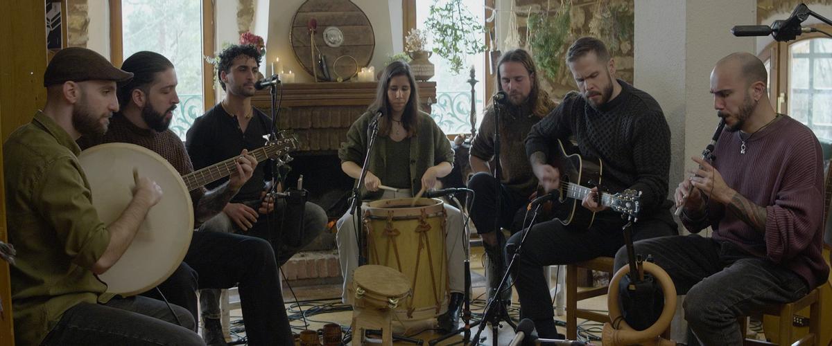 Un momento del concierto en formato acústico de la banda aragonesa.