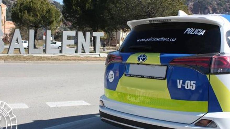 Arresten un ultra sallentí per maltractar la seva àvia