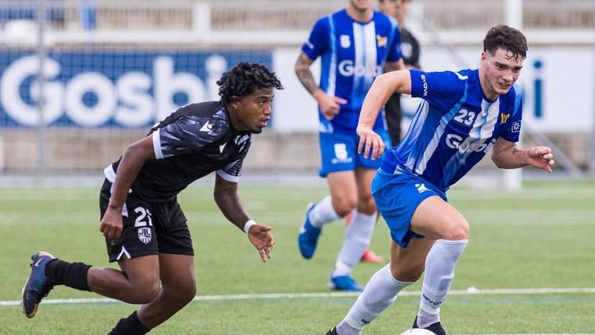 Santi Rodríguez en el partit contra la Juventus de Lloret.