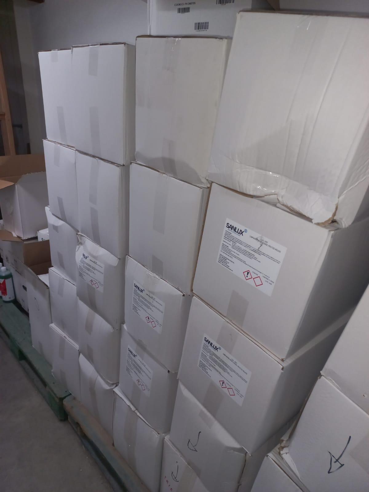 Material de la empresa investigada, en el almacén municipal de Bellreguard.