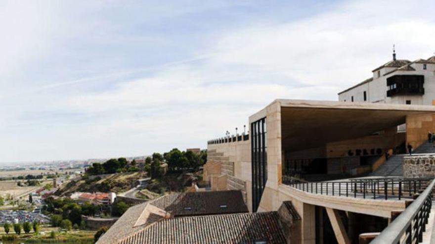 Heridos varios turistas al caer por las escaleras mecánicas del Palacio de Congresos de Toledo