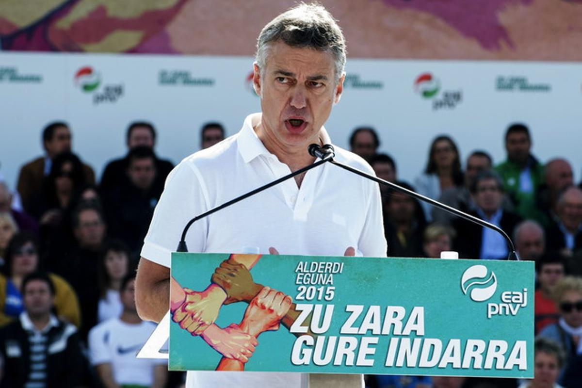 El ’lehendakari’ Iñigo Urkullu, durant la seva intervenció a l’Alderdi Eguna (Dia del Partit) celebrat a la localitat Foronda, coincidint amb les eleccions catalanes del 27-S. El ’lehendakari’ Iñigo Urkullu, durant la seva intervenció a l’Alderdi Eguna (Dia del Partit) celebrat a la localitat Foronda, coincidint amb les eleccions catalanes del 27-S.