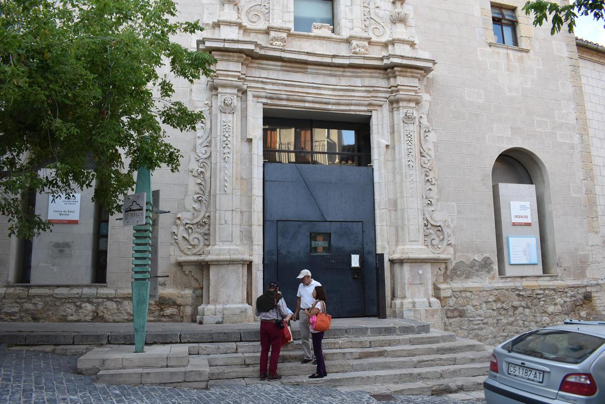 Los jóvenes están en el centro de salud de Morella.