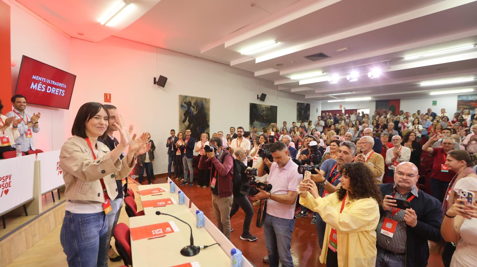 Primer Comité Nacional de los socialistas valencianos con Morant al frente