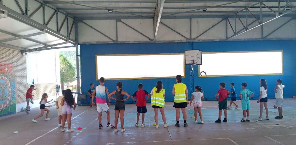 Los niños disfrutan de los servicios de ludoteca en Cerdedo, Carballedo y Tenorio.