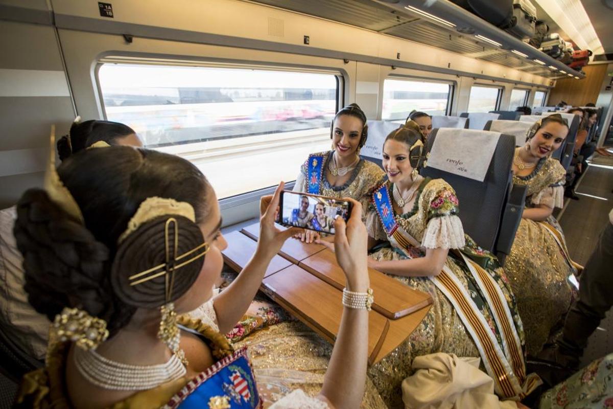 Extra Fallas 2020 | Memoria de la visita de la fallera mayor y corte a Sevilla Extra Fallas 2020 | Memoria de la visita de la fallera mayor y corte a Sevilla