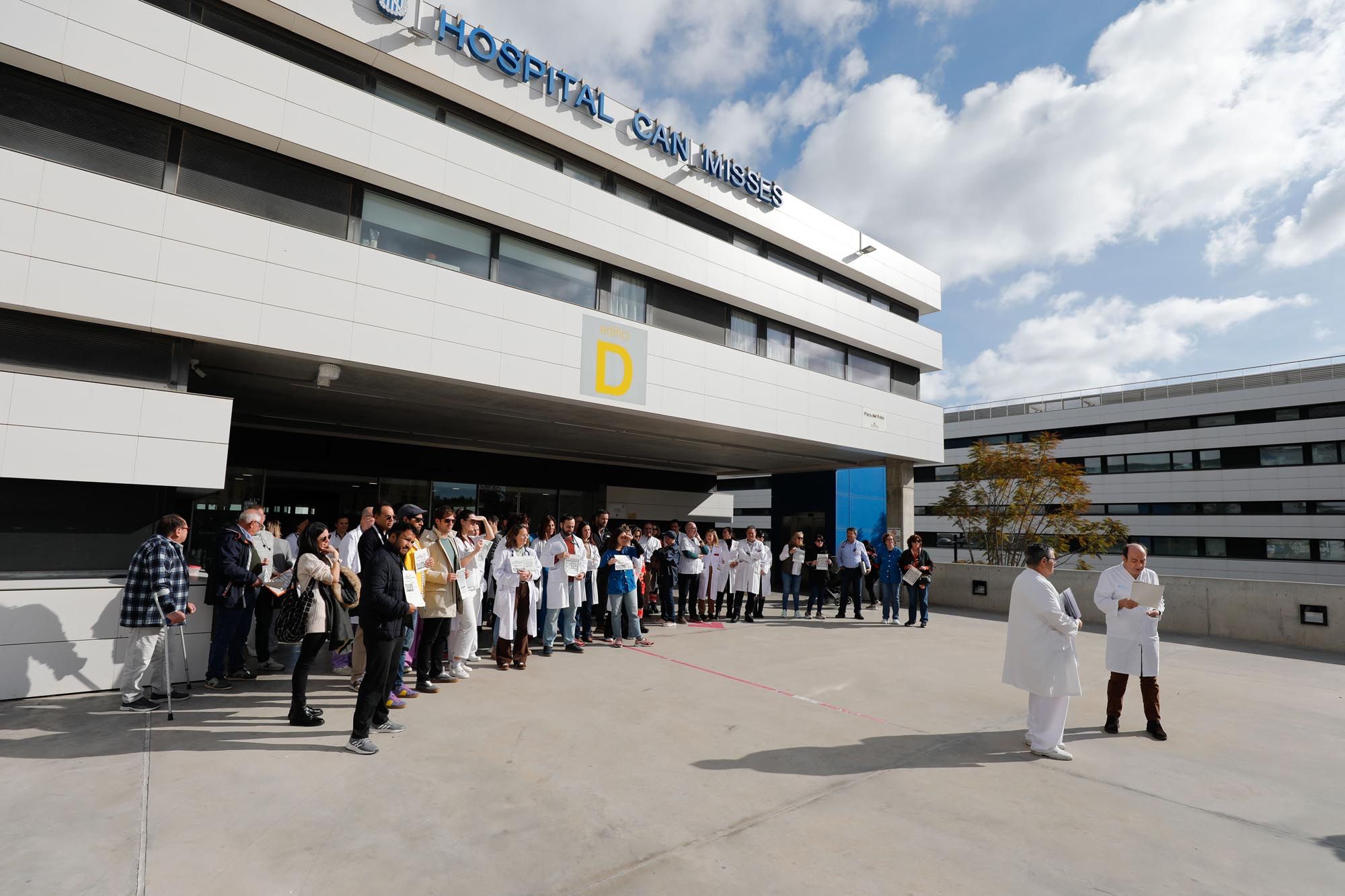Todas las imágenes de la concentración de médicos en Ibiza