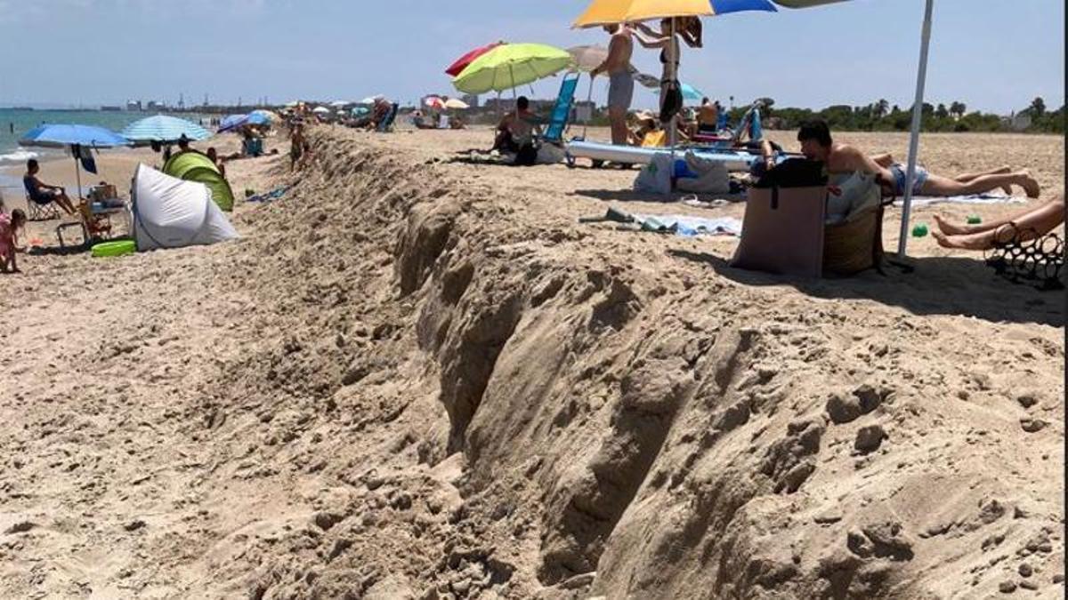 Así es el gran escalón en algunos tramos del litoral norte de Sagunt