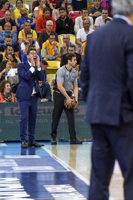 09-02-20 DEPORTES. PABELLON GRAN CANARIA ARENAS. SIETE PALMAS. LAS PALMAS DE GRAN CANARIA. Partido de baloncesto entre los equipos del Herbaife GC y el Barcelona.    Fotos: Juan Castro.