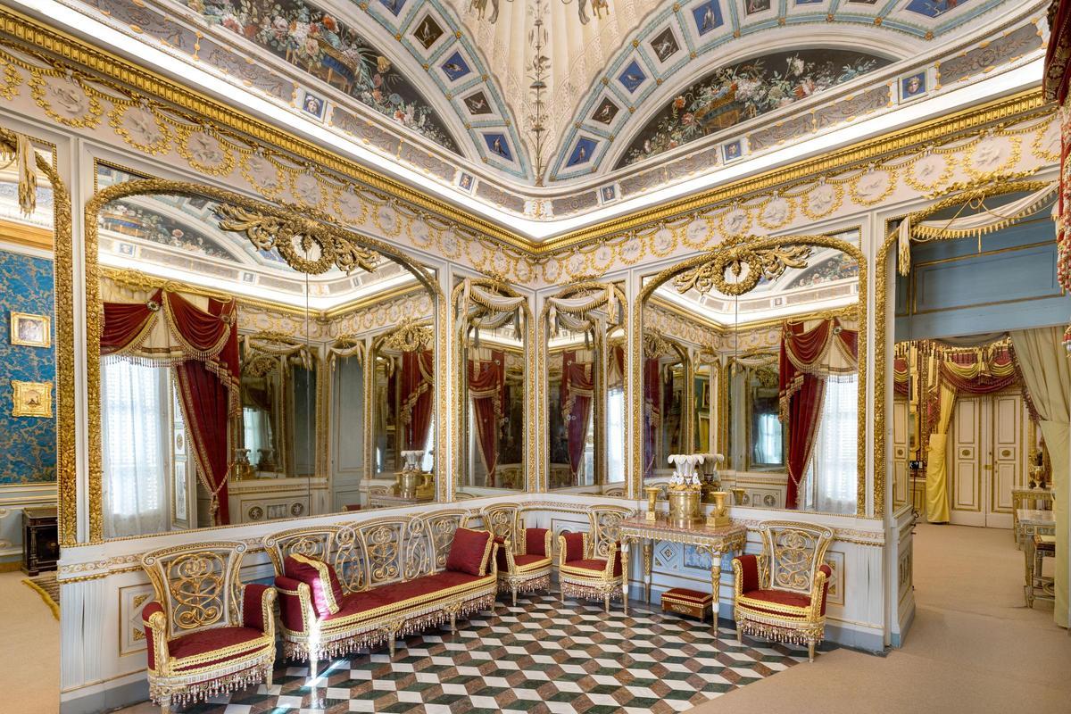 En la Sala de los Espejos del Palaci Real de Aranjuez se grabaron algunos episodios de la nueva serie 'Valle Salvaje'