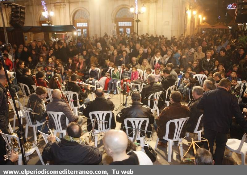 GALERÍA DE FOTOS -- Villancicos en el Mercat de Nadal