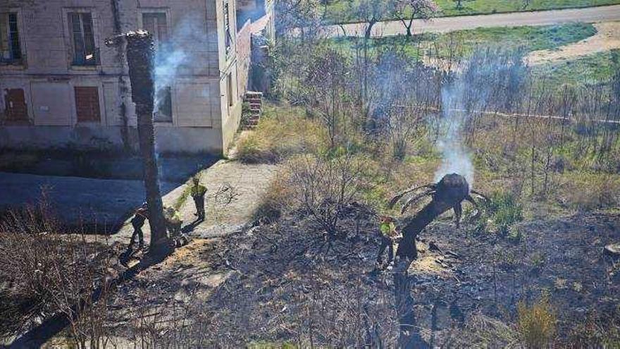 Alarma por un incendio debajo del Fernando Reig en Alcoy