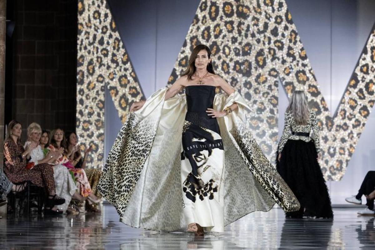 Desfile de los 45 años de Lola Casadamunt activa en la moda Desfile de los 45 años de Lola Casadamunt activa en la moda