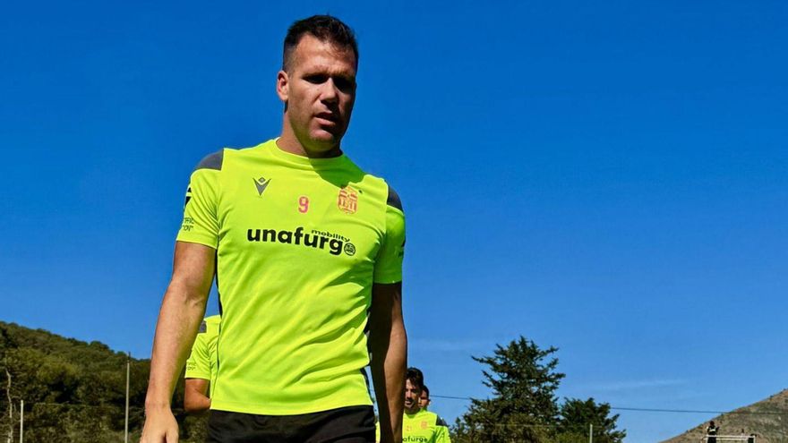 El delantero albinegro Alfredo Ortuño. | PRENSA FC CARTAGENA