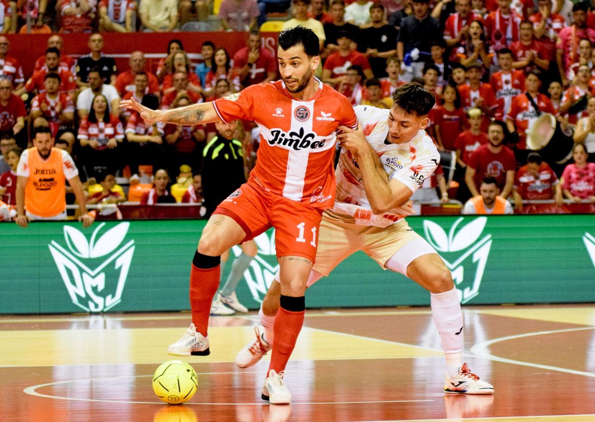 Waltinho, autor de tres goles