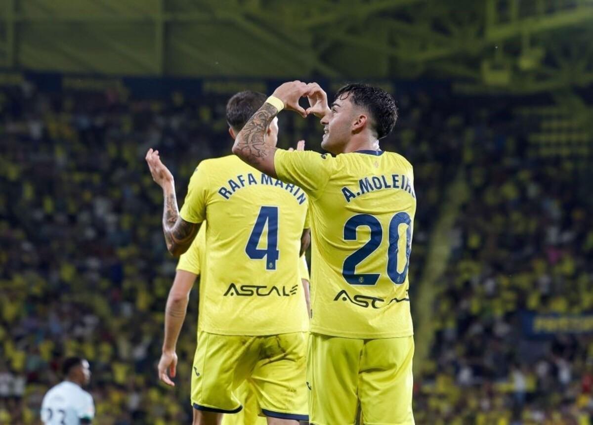 Moleiro celebrando su gol ante el Betis
