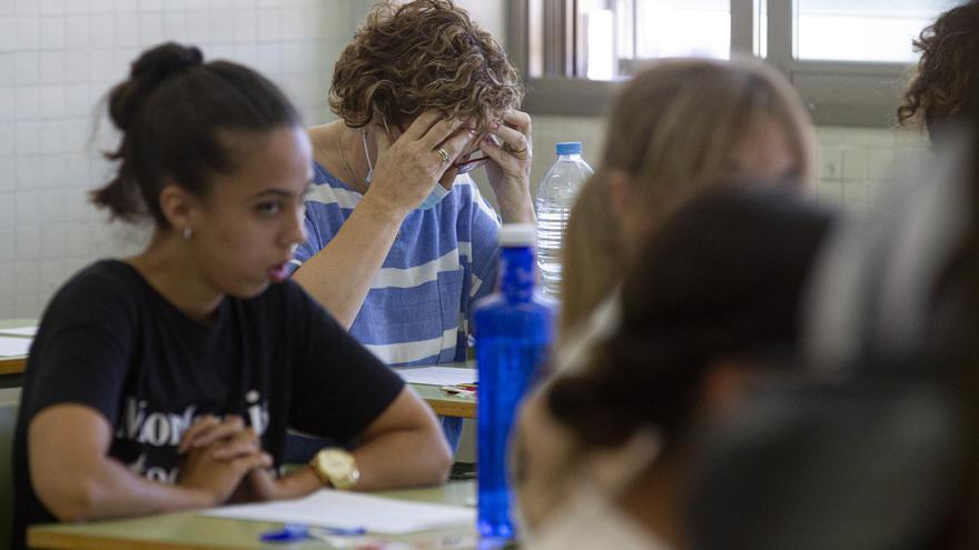 Adiós a la huelga en las oposiciones de Secundaria en Alicante: Educación y sindicatos llegan a un acuerdo