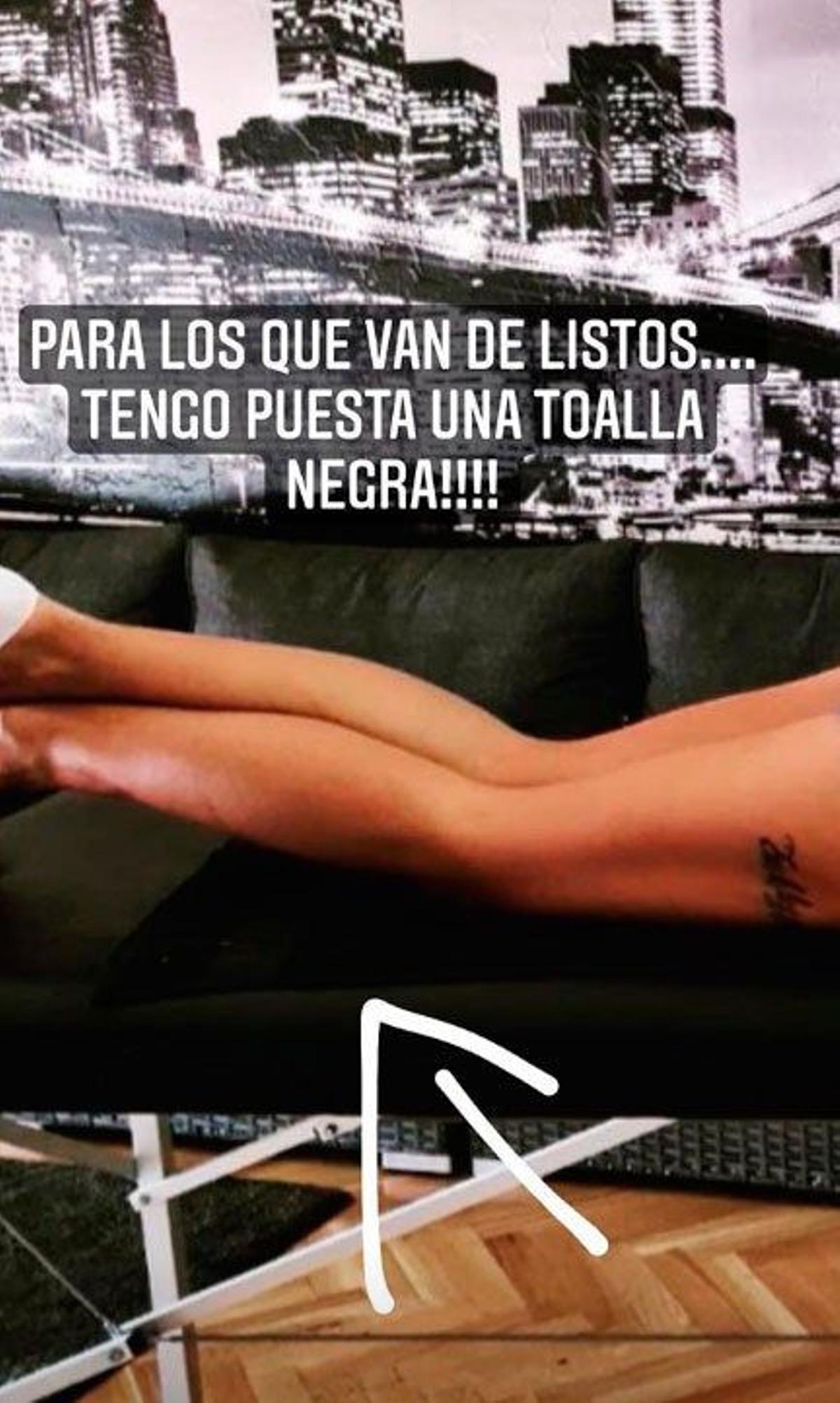Un stories de Fani Carbajo dándose un masaje