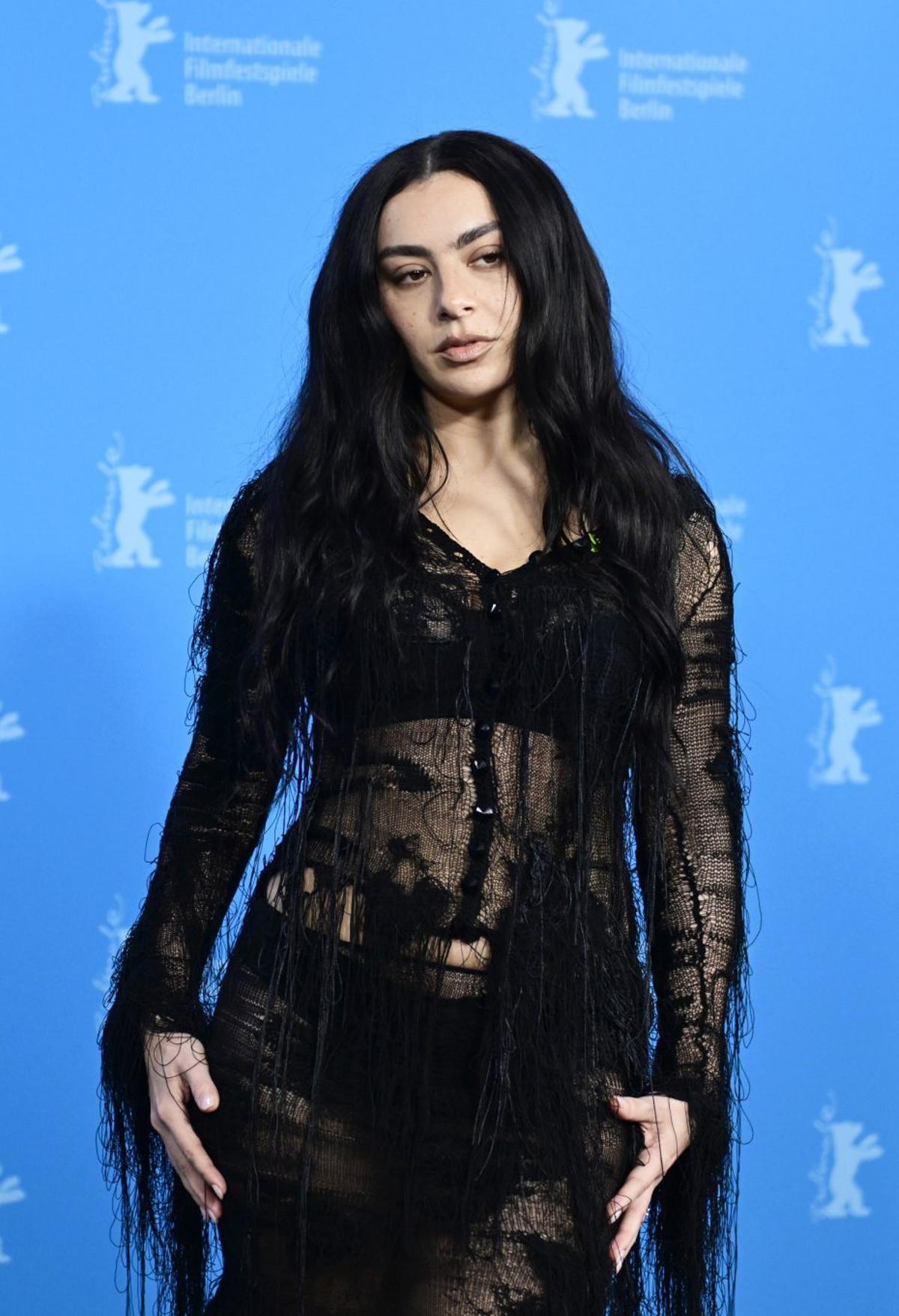 Charli XCX, ayer, en la Berlinale. | FABIAN SOMMER / EFE