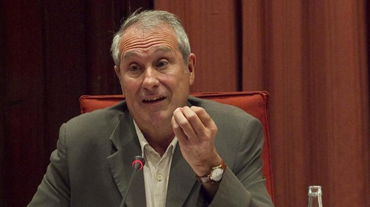 El periodista Salvador Alsius, durant una compareixença al Parlament, el 2012. El periodista Salvador Alsius, durant una compareixença al Parlament, el 2012.