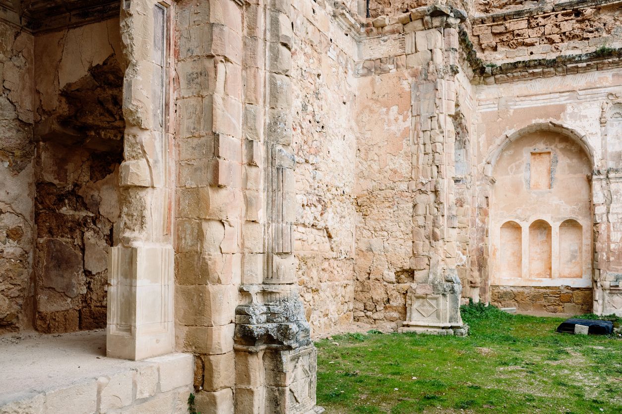 Las ruinas renacentistas de la iglesia, levantada originalmente en época medieval.