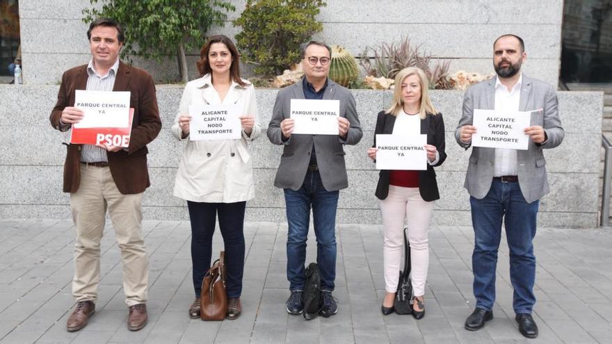 El PSOE insiste en desbloquear el Parque Central de Alicante