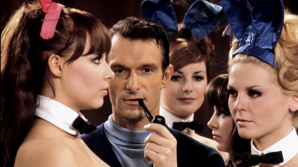 Hugh Hefner, rodeado de ’conejitas’, en los años 60-70 Hugh Hefner, rodeado de ’conejitas’, en los años 60-70