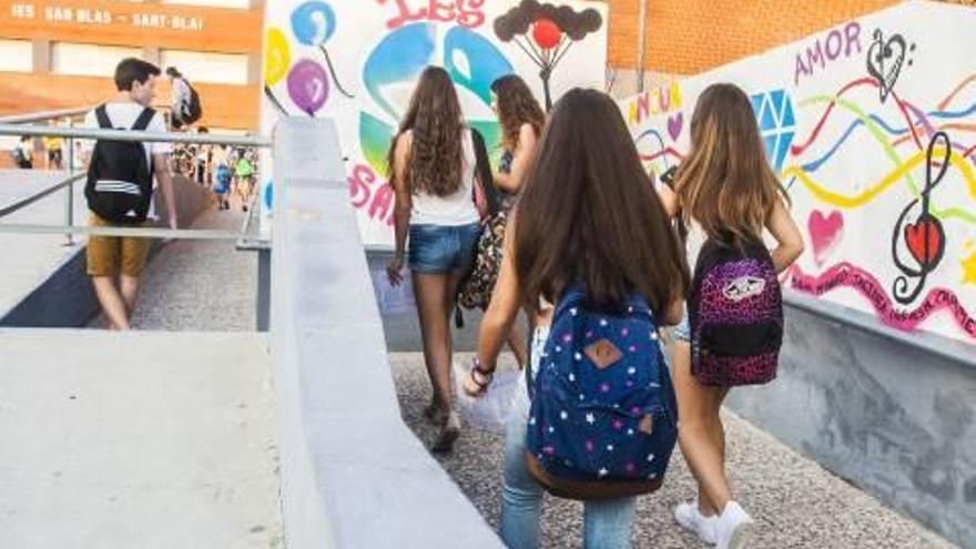 Uno de cada cinco jóvenes cuelga los libros a los 17 años