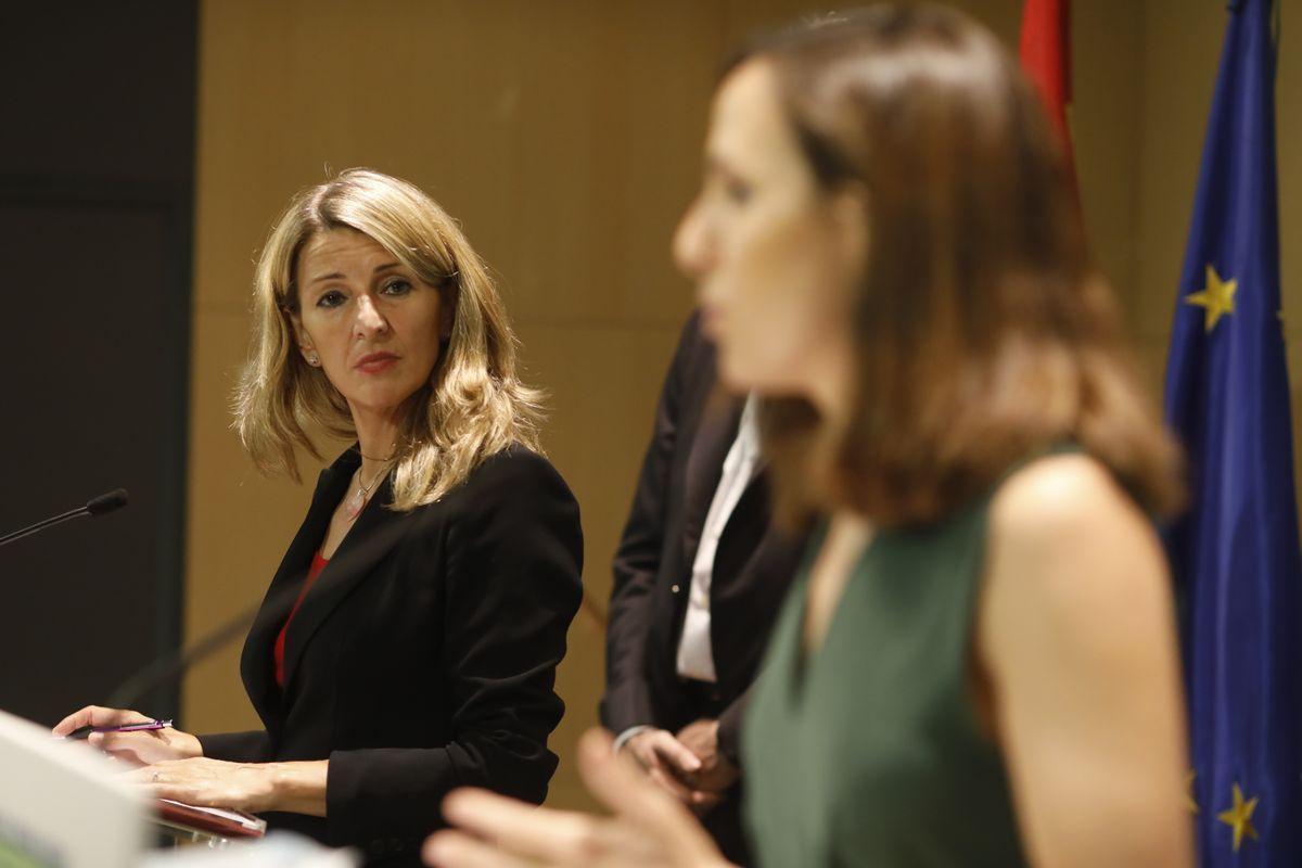 La vicepresidenta tercera del Gobierno, Yolanda Díaz, y la ministra Ione Belarra.