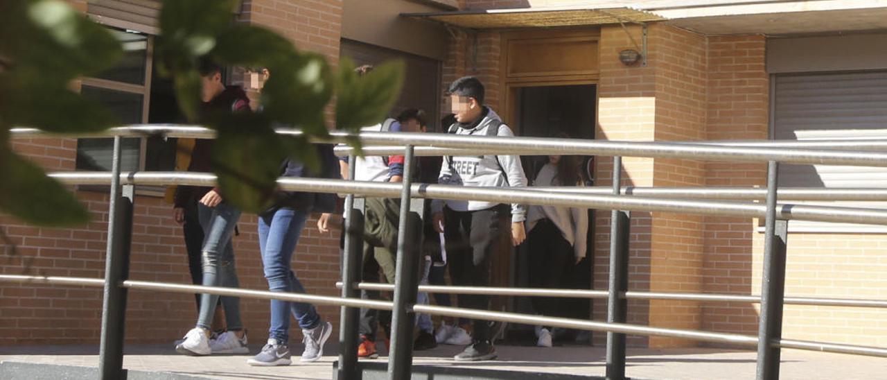 Aulas en  la casa del conserje y en la biblioteca