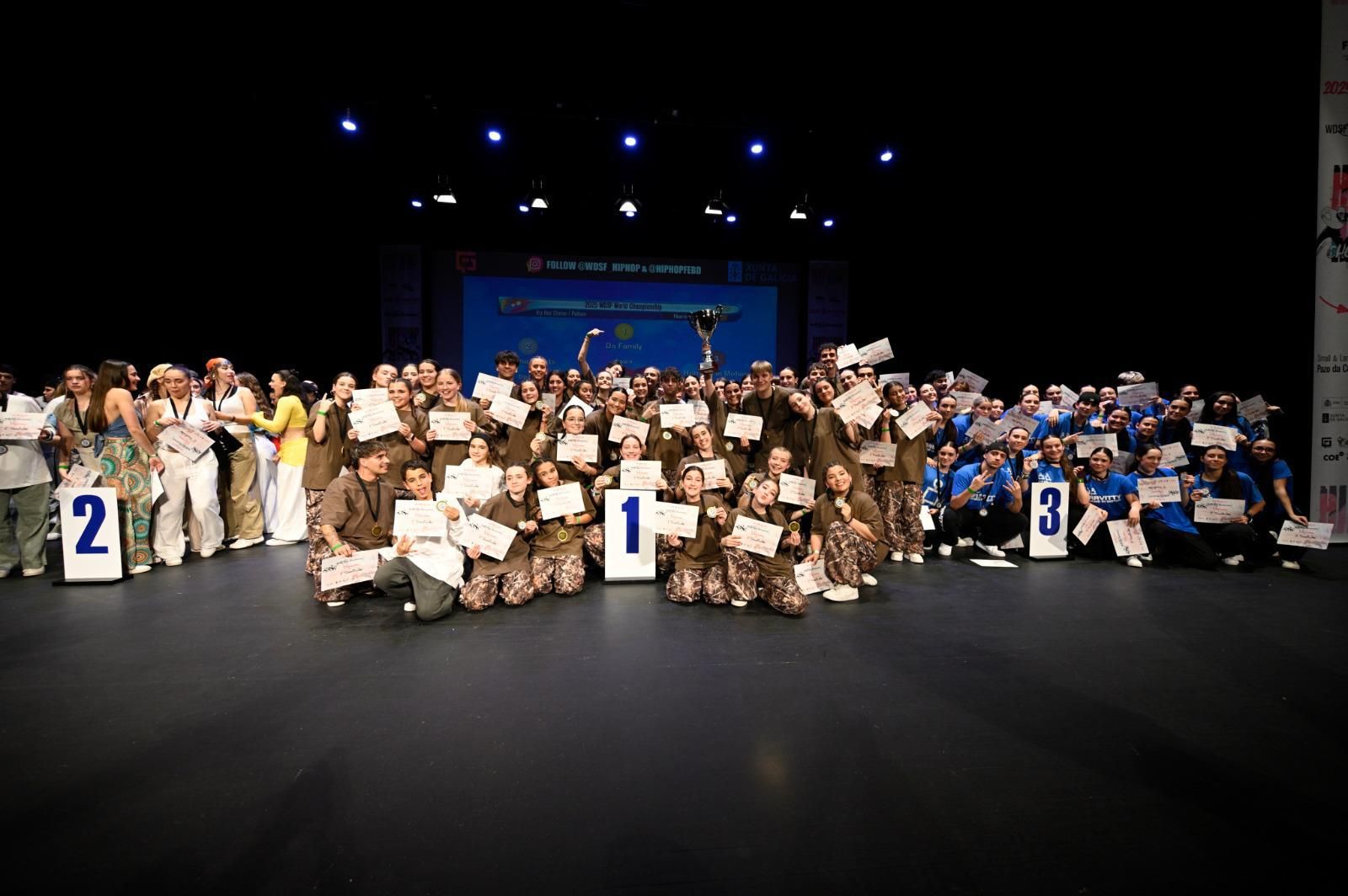 Los bailarines vigueses copan los podios del Mundial de hip-hop de Narón