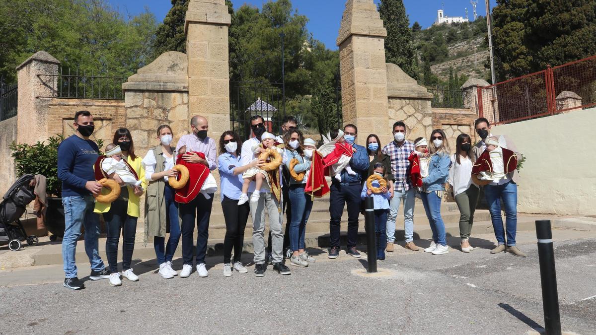 Los vecinos de l’Alcora demostraron que, a pesar del covid, la Festa del Rotllo está muy viva en la capital de l’Alcalatén.