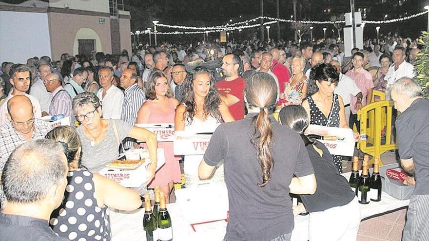 Vinaròs congrega en la Fiesta del Langostino a más de 1.500 personas